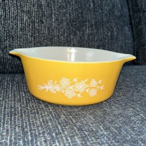 Vintage PYREX Butterfly Gold Cinderella Flat Bottom Oven Proof Dish 472-B